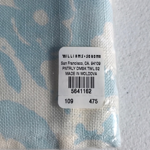 Williams Sonoma 2 damask bunny kitchen towels - Picture 7 of 7